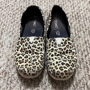 TOMS Animal Print Casual Slip-Ons